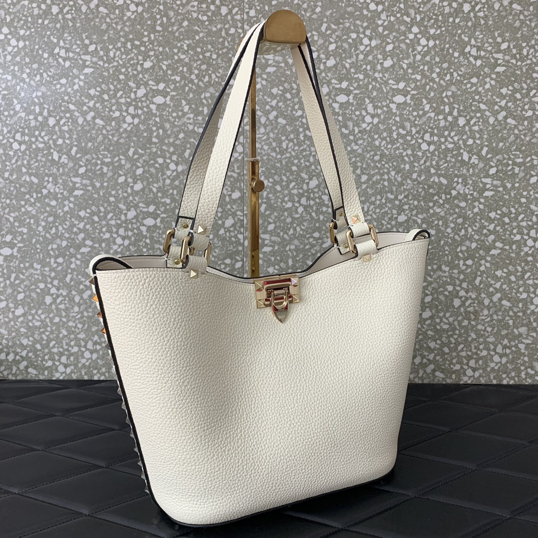 Valentino Garavani Rockstud Shoulder Bag in Ivory Grainy Calfskin